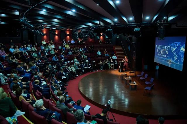East-West Forum İstanbul'da toplandı: Çok kutupluluk geri döndürülemez