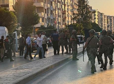İzmir'de Bankada Silahlı Rehin Alma Olayı: Detaylar Geliyor