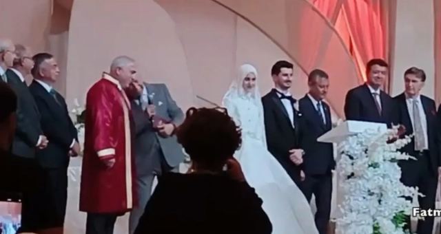 Fatih Belediye Başkanı Turan'dan Arınç'a Tepki Gösterdi