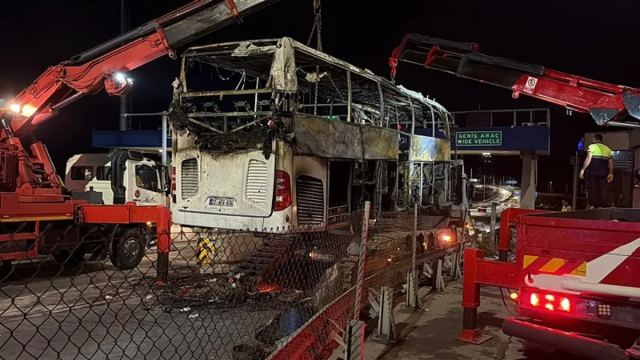 Eyüpsultan'da Otoyol Gişelerinde Kaza: 2 Ölü, 8 Yaralı