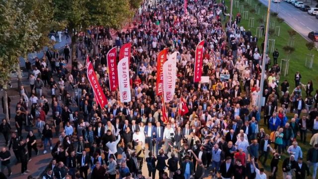 Özgür Özel Bursa’da Buluştu, Erdoğan’a Seçim Çağrısı Yaptı