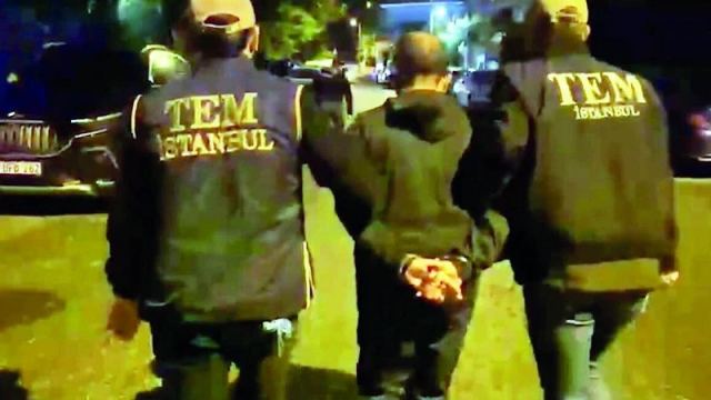 İstanbul'da FETÖ'cülere Yönelik Üç Ayrı Operasyon Düzenlendi