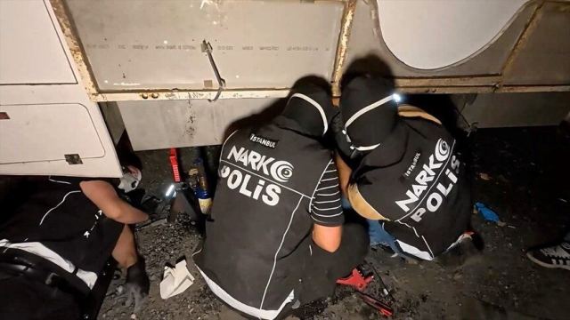İstanbul'da uyuşturucu operasyonunda 213 kilogram madde ele geçirildi