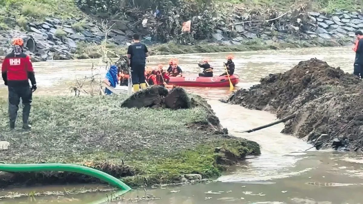 İstanbul'da sağanak yağış can kaybını 6'ya yükseltti