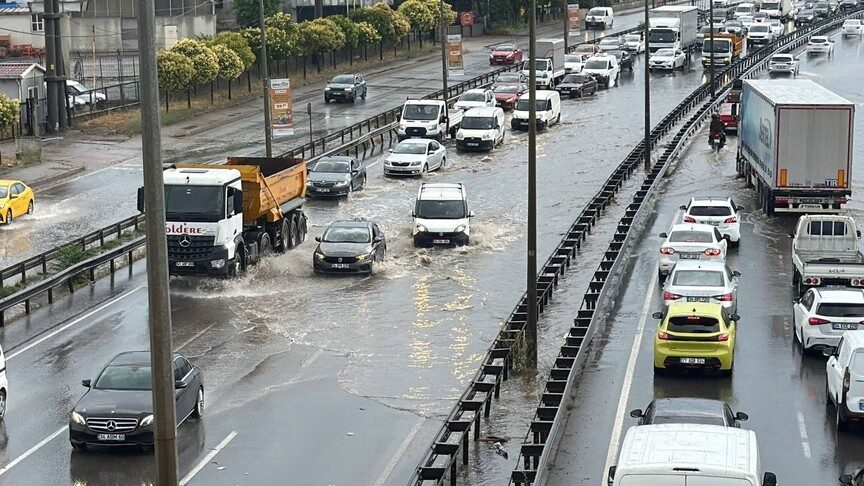 Kocaeli, Sakarya ve Yalova'da sağanak nedeniyle eğitime ara verildi