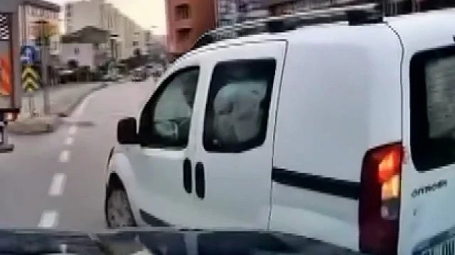 Ümraniye'de Trafikte Yol Verme Tartışması Yaşandı