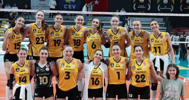 VakıfBank, Beşiktaş'ı Mağlup Ederek Sultanlar Ligi'ne Başladı