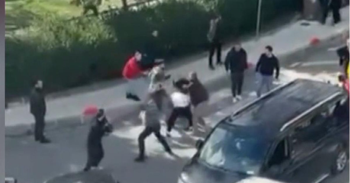 Bayrampaşa'da Yol Verme Kavgası Caddeyi Karıştırdı