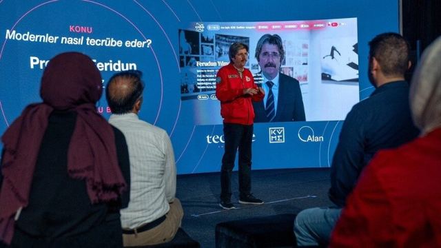 TEKNOFEST'te 'Modernler Nasıl Tecrübe Eder?' Paneli Düzenlendi