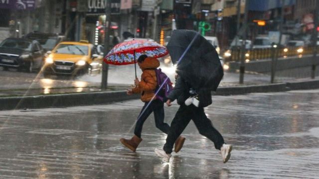 Kocaeli'de sağanak nedeniyle eğitime iki gün ara verildi