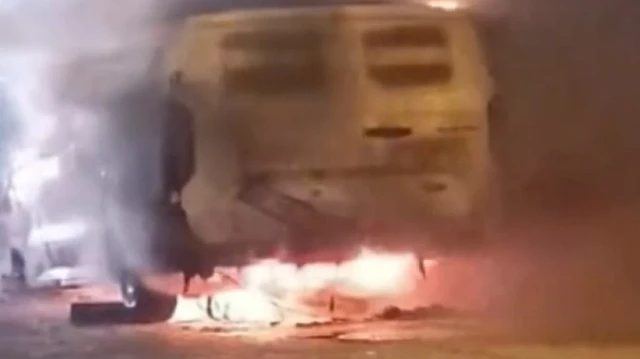 Eyüpsultan'da otomobil alev aldı, sürücü kurtuldu