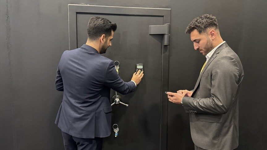 İstanbul Jewelry Show'da 350 milyon dolarlık mücevher kasada saklanıyor