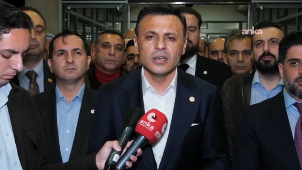 Özgür Çelik, Eyüpsultan Operasyonuna Tepki Gösterdi