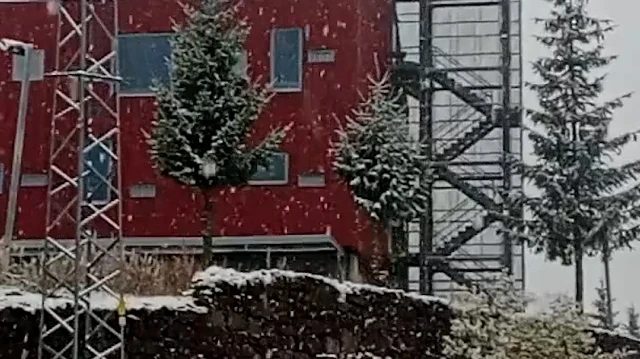 Bolu Kartalkaya'ya kar yağdı, bölge beyaza büründü