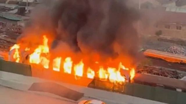 Alsancak'ta Patlama Sesinin Ardından Yangın Çıktı