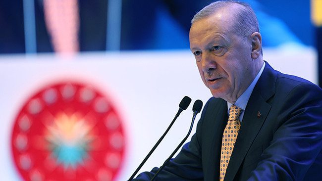 Cumhurbaşkanı Erdoğan İstanbul'da 38 bin hekim dışı personel alacak