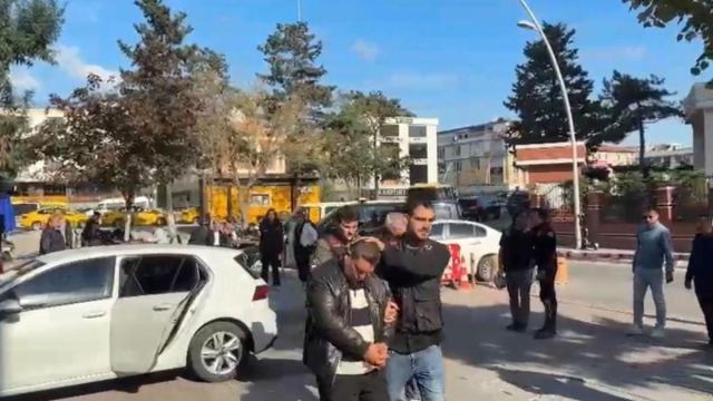 Büyükçekmece'de 'sahte savcı' dolandırıcıları tutuklandı
