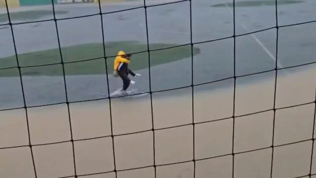 Sarıyer'de Halı Saha Selinde Çocukları Spor Hocası Kurtardı