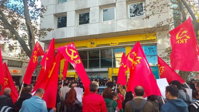 TKH, Kadıköy'de AKP'ye 'temizlik' kargosu gönderdi