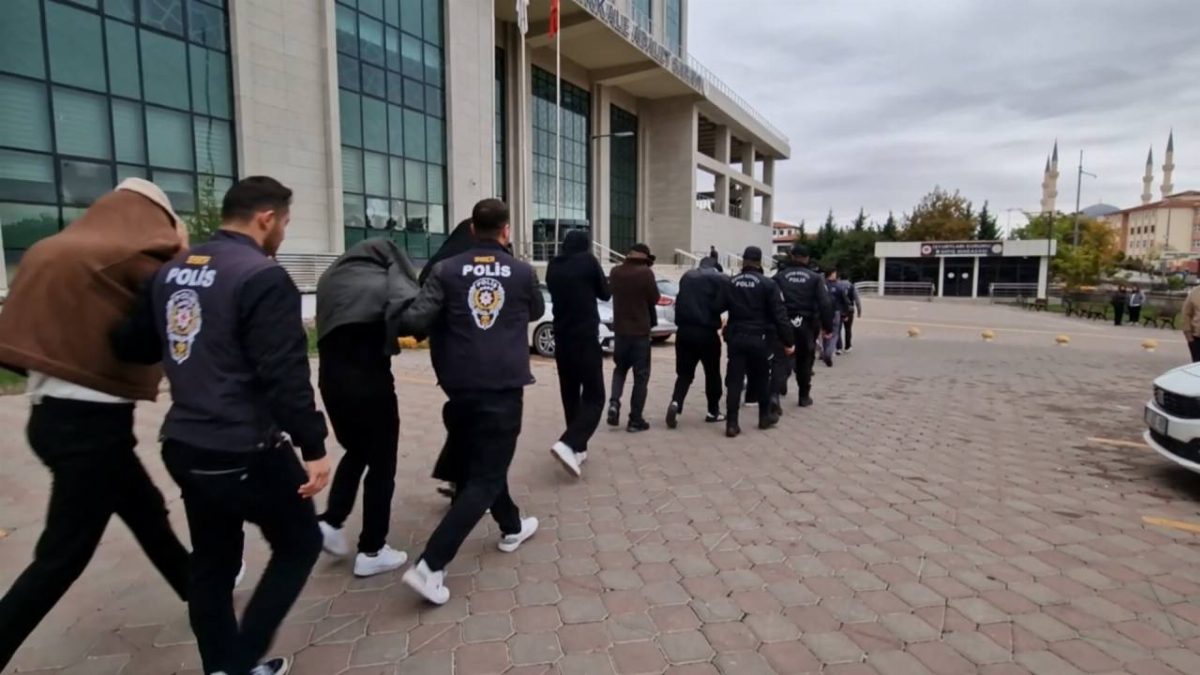 Kırıkkale merkezli yasa dışı bahis operasyonunda 17 şüpheli adliyeye sevk edildi