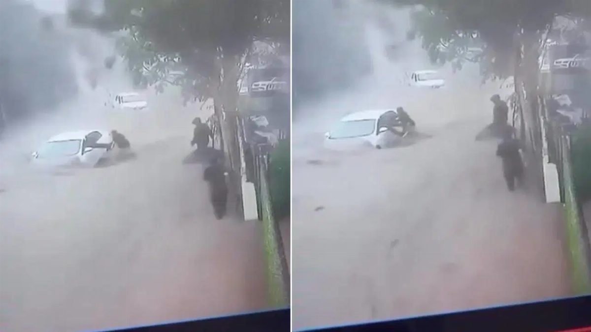 Ayazağa'da selde mahsur kalan sürücüyü esnaf kurtardı