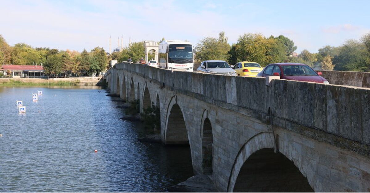Edirne'de Tarihi Köprülerde Tek Yön Uygulaması Sona Erdi