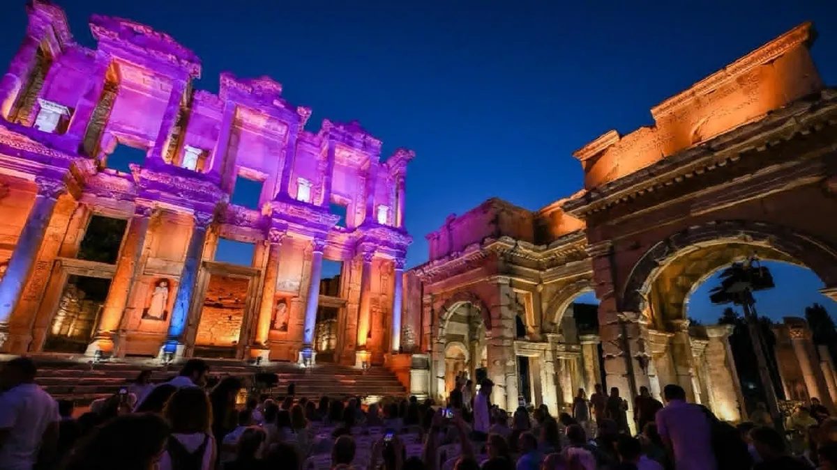 Kültür ve Turizm Bakanı Ersoy, gece müzeciliği rekorunu açıkladı