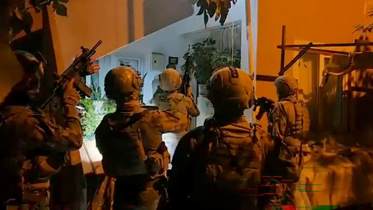 İstanbul'da silahlı suç örgütüne operasyon: 102 gözaltı