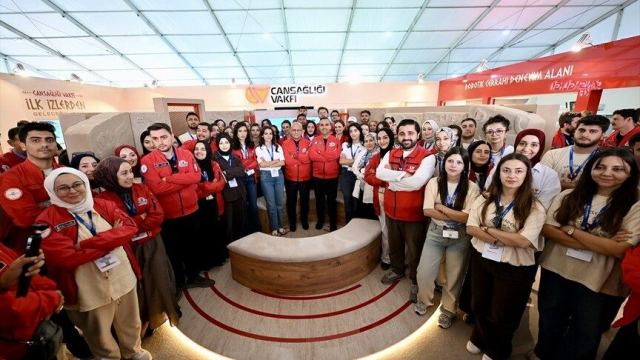 Bakan Kacır, Şanlıurfa'daki TEKNOFEST Stantlarını Ziyaret Etti