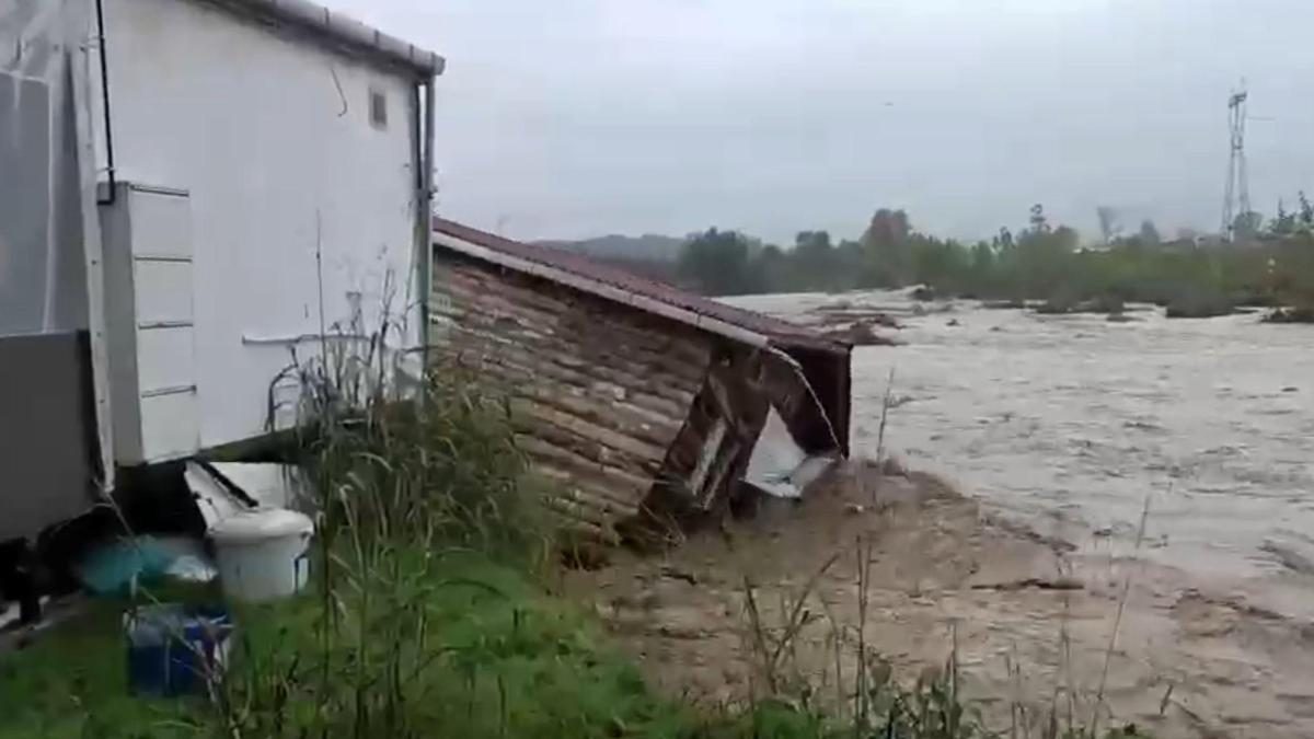 Sakarya'da Kepekli Köyü'nde Sel Suları İki Evi Sürükledi