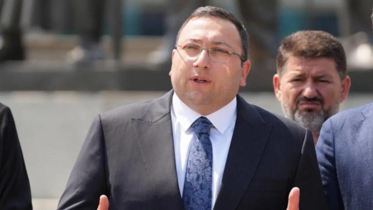 Üsküdar Belediye Başkan Vekili Dündar Ziya Gültekin hayatını kaybetti