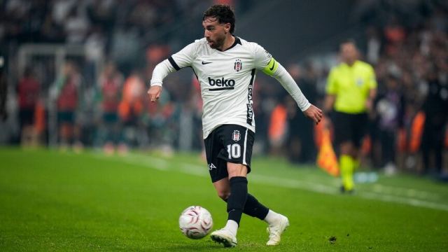 Beşiktaş'ta Orkun Kökçü'nün sağ ayak tabanında yırtık tespit edildi