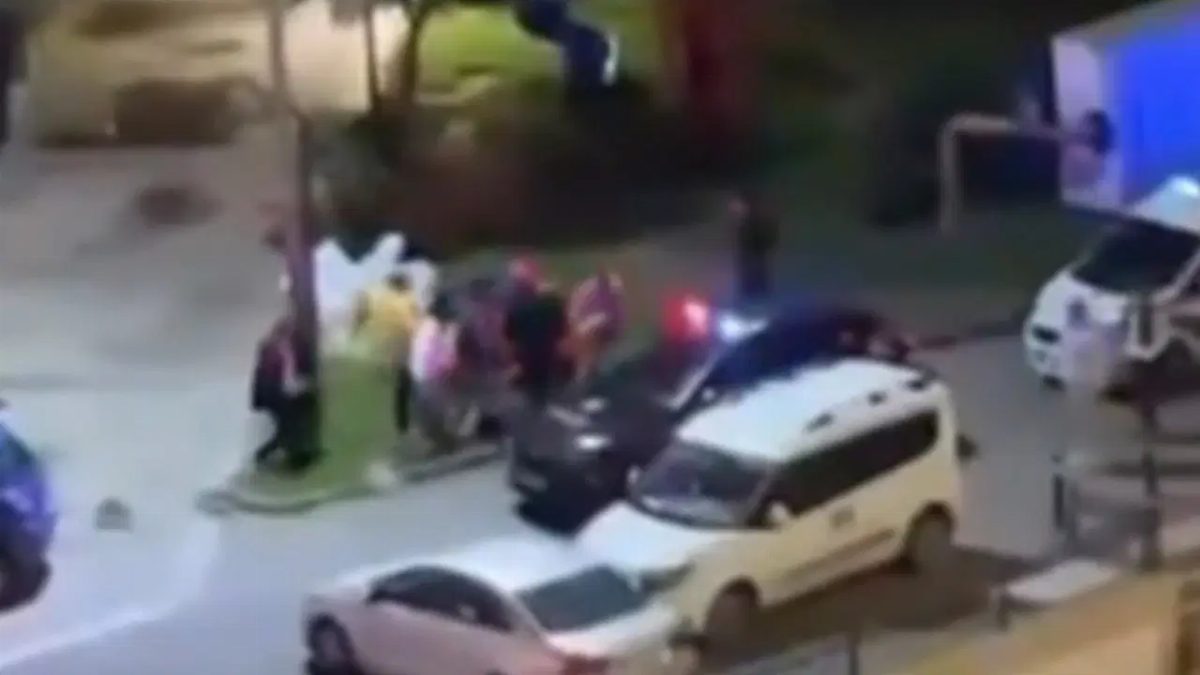Esenler'de bıçaklı ve sopalı kavga: 2 yaralı, 1 gözaltı