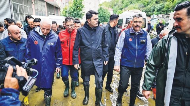 İstanbul'da Sel Felaketinin Yaraları Sarılıyor