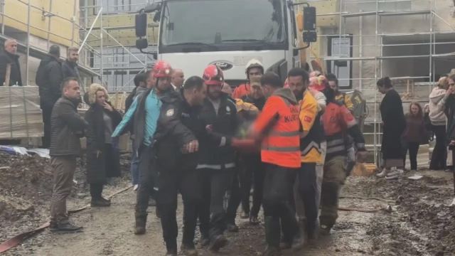 Beykoz'da sel suyunu tahliye eden işçi kuyuya düşerek öldü