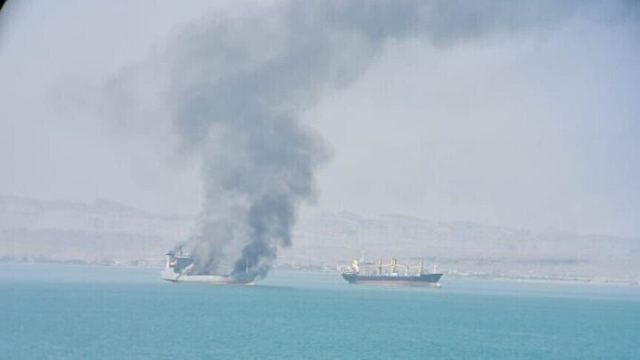 Rusya'da Karadeniz açıklarında tanker yangını çıktı