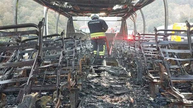 Yolcu Otobüsü Anadolu Otoyolu'nda Yangın Çıkardı