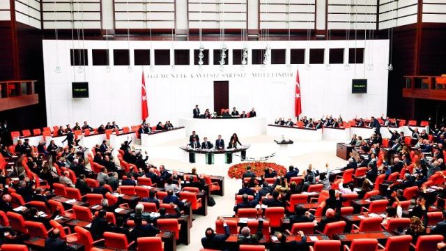 Meclis'te grup toplantıları ve Kızılay Kanunu görüşülecek