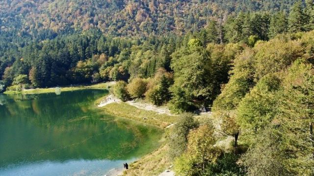 Sülüklü Göl Tabiat Parkı sonbahar renkleriyle büyülüyor
