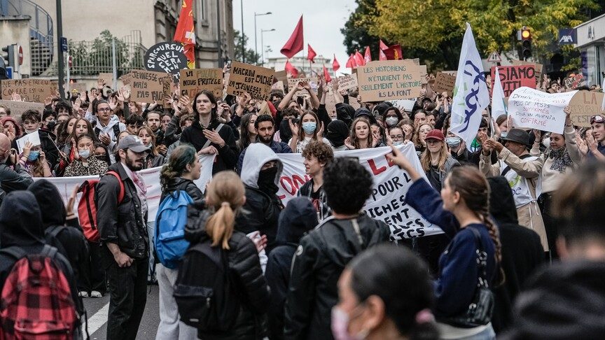 Fransa'da lise öğrencileri eylemlerine devam ediyor