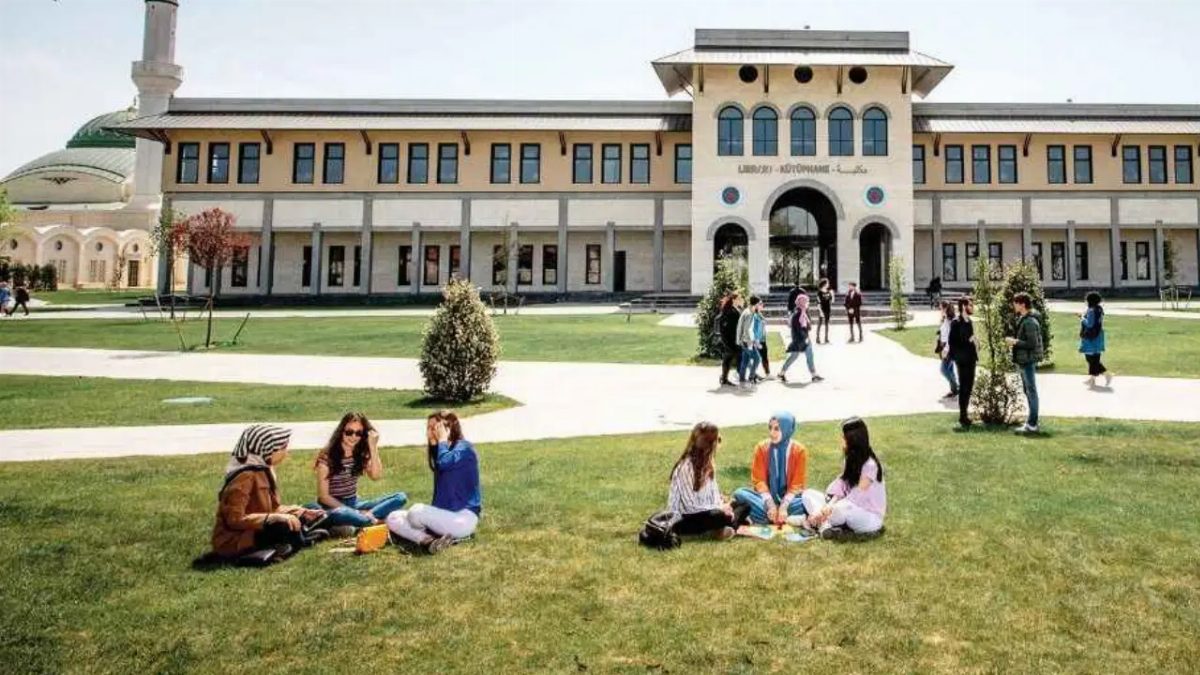 İBB Genç Üniversiteli burs başvuruları 23 Ekim'de sona erecek