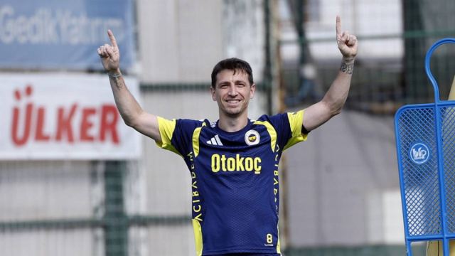 Mert Hakan Yandaş'ın cezası sona erdi ve antrenmanlara katıldı