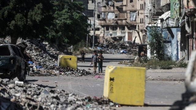İsrail'in Gazze'deki Patlamaları Filistinlileri Yerinden Ediyor