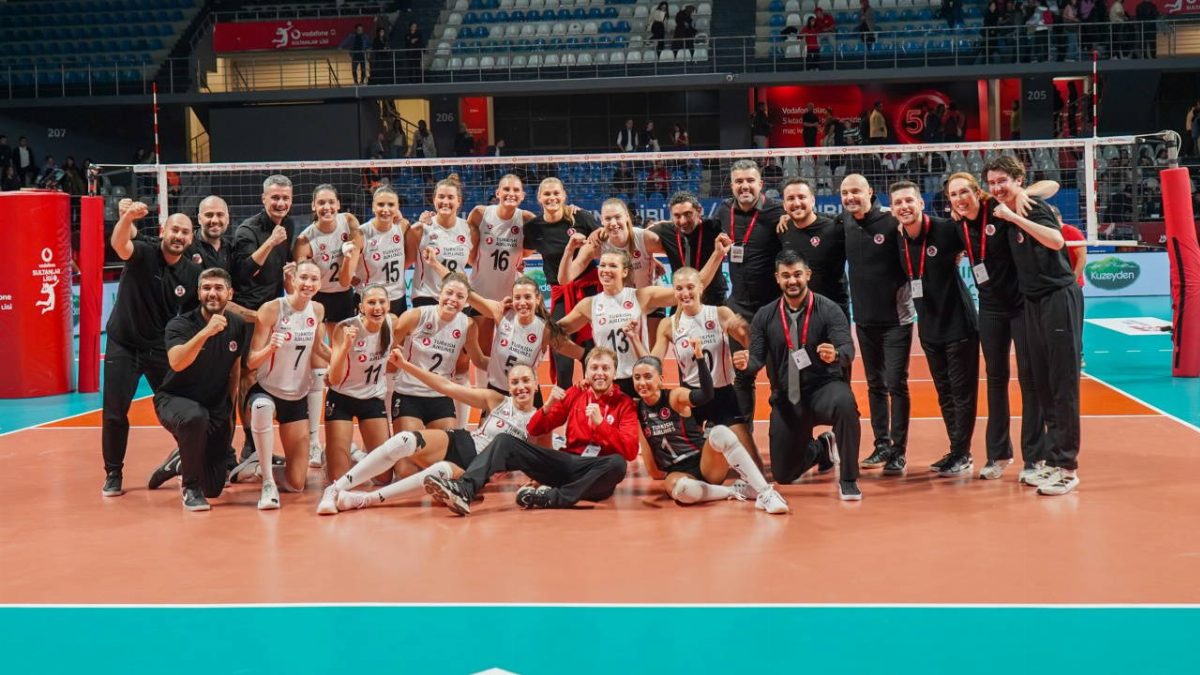 Türk Hava Yolları, Galatasaray'ı 2-0'dan geri dönerek yendi