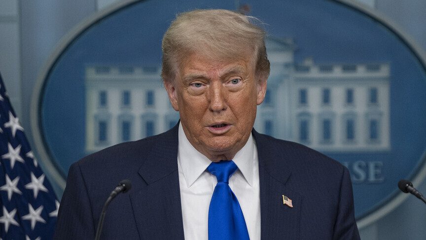 Trump Hürmüz Boğazı'nın adını Trump Boğazı olarak değiştirmeyi düşünüyor