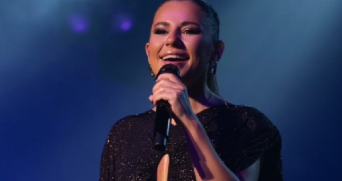 Merve Özbey sahneden düştü, sağlık durumu hakkında bilgi verildi