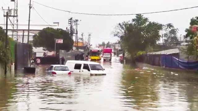İstanbul'da Sağanak Yağış Hayatı Olumsuz Etkiledi