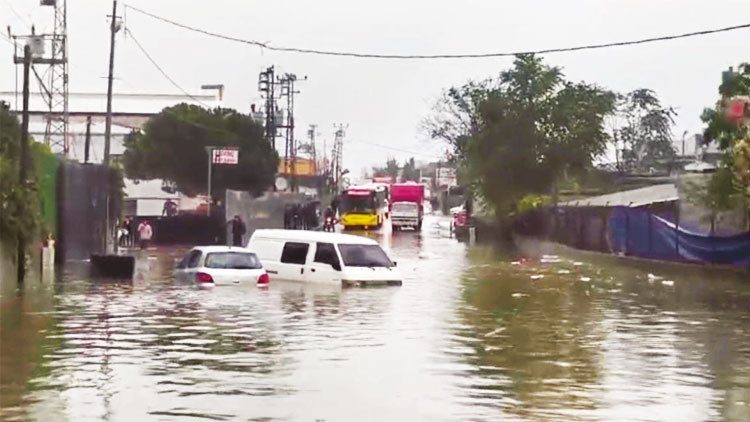İstanbul'da Sağanak Yağış Hayatı Olumsuz Etkiledi