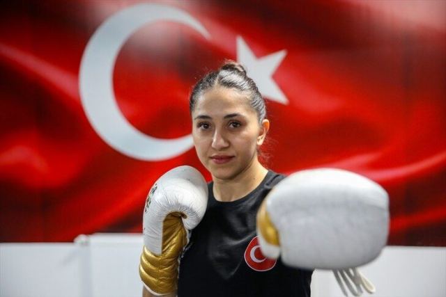 Asuman Çığlıoğlu kick boksta yeni başarılar peşinde