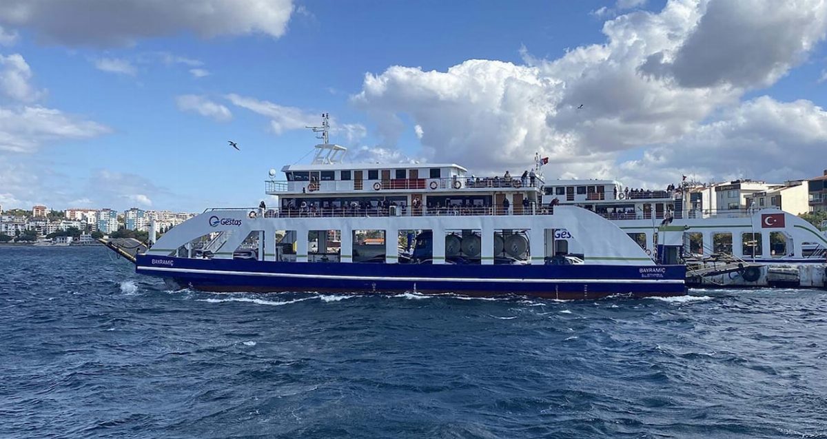 Bozcaada feribot seferleri fırtına nedeniyle iptal edildi